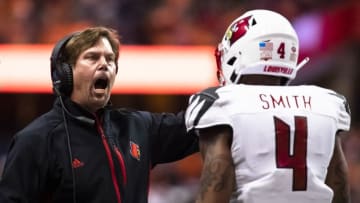 SYRACUSE, NY - NOVEMBER 09: Louisville Cardinals defensive coordinator Brian VanGorder speaks with TreSean Smith #4 of the Louisville Cardinals during the second half against the Syracuse Orange at the Carrier Dome on November 9, 2018 in Syracuse, New York. (Photo by Brett Carlsen/Getty Images)