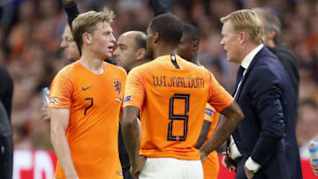 (L-R) Frenkie de Jong of Holland, Georginio Wijnaldum of Holland, and Former Holland coach Ronald Koeman. (Photo by VI Images via Getty Images)