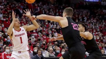 Wisconsin guard Johnny Davis (1) gets open for a pass during the second half of their game Saturday, February 5, 2022 at the Kohl Center in Madison, Wis. Wisconsin beat Penn State 51-49.Uwmen06 18