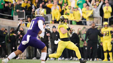 Ducks Wire's Zachary Neel had a strong answer to the question of whether former Auburn football quarterback Bo Nix can contend for the 2023 Heisman Trophy Mandatory Credit: Troy Wayrynen-USA TODAY Sports