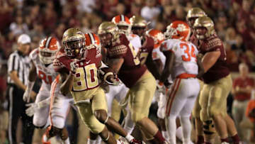 TALLAHASSEE, FL - OCTOBER 29: Nyqwan Murray #80 of the Florida State Seminoles runs after a catch during a game against the Clemson Tigers at Doak Campbell Stadium on October 29, 2016 in Tallahassee, Florida. (Photo by Mike Ehrmann/Getty Images)