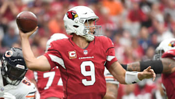 GLENDALE, AZ - SEPTEMBER 23: Quarterback Sam Bradford #9 of the Arizona Cardinals makes a pass in the first half of the NFL game against the Chicago Bears at State Farm Stadium on September 23, 2018 in Glendale, Arizona. (Photo by Jennifer Stewart/Getty Images)
