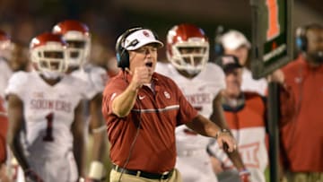 NORMAN, OK - NOVEMBER 3: Head coach Bob Stoops of the Oklahoma Sooners celebrates a first half touchdown during the first half of their game against the Iowa State Cyclones on November 3, 2016 at Jack Trice Stadium in Ames, Iowa. (Photo by Jackson Laizure/Getty Images)