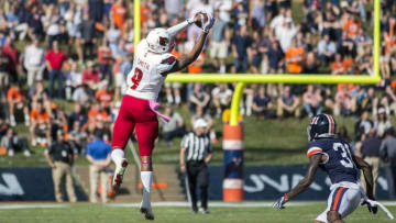 CHARLOTTESVILLE, VA - OCTOBER 29: Jaylen Smith #9 of the Louisville Cardinals pulls in a pass during Louisville's game against the Virginia Cavaliers at Scott Stadium on October 29, 2016 in Charlottesville, Virginia. (Photo by Chet Strange/Getty Images)