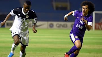 Saudi Al-Shabab's Hassan Fallatah (L) vies for the ball with UAE Al-Ain's Omar Abdulrahman (R) during their AFC champions League Group B football match at Prince Faisal Bin Fahd Stadium in Riyadh on April 22, 2015. AFP PHOTO / FAYEZ NURELDINE (Photo credit should read FAYEZ NURELDINE/AFP/Getty Images)