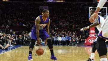 Nov 21, 2014; Philadelphia, PA, USA; Phoenix Suns guard Eric Bledsoe (2) dribbles the ball during the second quarter of the game against the Philadelphia 76ers at the Wells Fargo Center. Mandatory Credit: John Geliebter-USA TODAY Sports