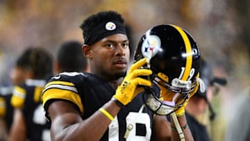PITTSBURGH, PA - NOVEMBER 10: JuJu Smith-Schuster #19 of the Pittsburgh Steelers looks on during the game against the Los Angeles Rams at Heinz Field on November 10, 2019 in Pittsburgh, Pennsylvania. (Photo by Joe Sargent/Getty Images)