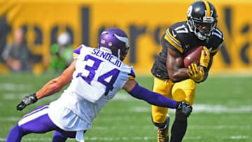 (Photo by Joe Sargent/Getty Images) Andrew Sendejo