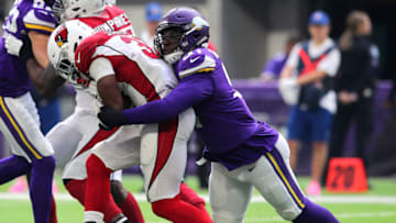 (Photo by Adam Bettcher/Getty Images) Stephen Weatherly
