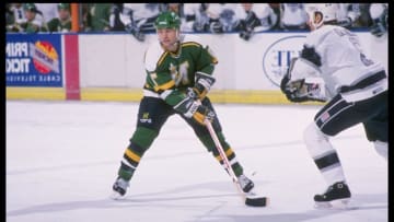 Neal Broten of the Minnesota Northstars. Mandatory Credit: Mike Powell /Allsport