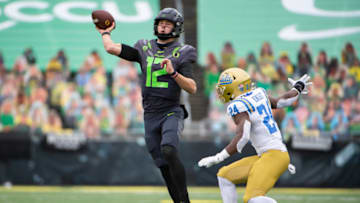 Tyler Shough, Oregon Ducks. (Mandatory Credit: Troy Wayrynen-USA TODAY Sports)
