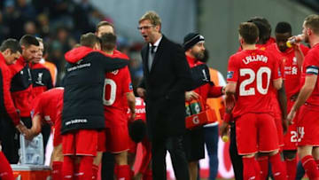 LONDON, ENGLAND - FEBRUARY 28: Jurgen Klopp, manager of Liverpool talks to his players during the extra time break during the Capital One Cup Final match between Liverpool and Manchester City at Wembley Stadium on February 28, 2016 in London, England. (Photo by Clive Brunskill/Getty Images)