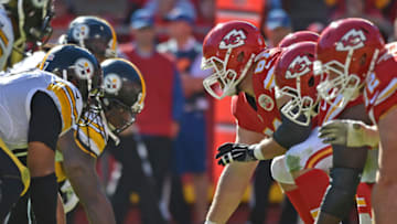 KANSAS CITY, MO - OCTOBER 25: Center Mitch Morse