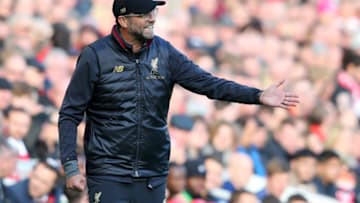 LIVERPOOL, ENGLAND - NOVEMBER 11: Jurgen Klopp, Manager of Liverpool gives his team instructions during the Premier League match between Liverpool FC and Fulham FC at Anfield on November 11, 2018 in Liverpool, United Kingdom. (Photo by Alex Livesey/Getty Images)