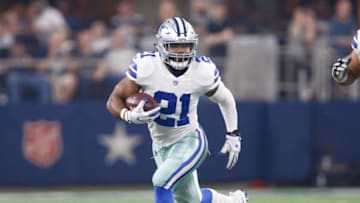 ARLINGTON, TX - NOVEMBER 05: Dallas Cowboys running back Ezekiel Elliott (