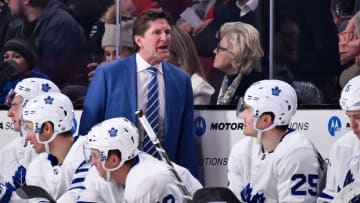 MONTREAL, QC - NOVEMBER 18: Head coach of the Toronto Maple Leafs Mike Babcock calls out instructions to his players against the Montreal Canadiens during the NHL game at the Bell Centre on November 18, 2017 in Montreal, Quebec, Canada. The Toronto Maple Leafs defeated the Montreal Canadiens 6-0. (Photo by Minas Panagiotakis/Getty Images)