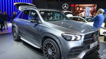 BRUSSELS, BELGIUM - JANUARY 9: Mercedes-Benz GLE Class GLE 350 de 4Matic luxury crossover SUV car on display at Brussels Expo on January 9, 2020 in Brussels, Belgium. The new GLE-class (V167) can be equipped petrol and diesel engines and is available as plug-in hybrid coupled with the permanent all-wheel drive system 4MATIC. (Photo by Sjoerd van der Wal/Getty Images)