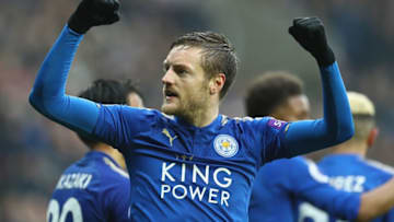 WEST BROMWICH, ENGLAND - MARCH 10: Jamie Vardy of Leicester City celebrates scoring his sides opening goal during the Premier League match between West Bromwich Albion and Leicester City at The Hawthorns on March 10, 2018 in West Bromwich, England. (Photo by Michael Steele/Getty Images)
