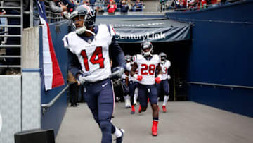 SEATTLE, WA - OCTOBER 29: Wide receiver Chris Thompson