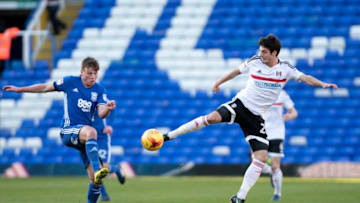 BIRMINGHAM, ENGLAND - FEBRUARY 4: Lucas Piazon of Fulham and Stephen Gleeson of Birmingham City in action during the Sky Bet Championship match between Birmingham City and Fulham at St Andrews Stadium on February 4, 2017 in Birmingham, England (Photo by Nathan Stirk/Getty Images).