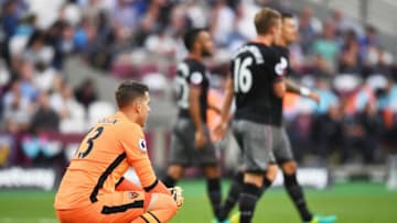 LONDON, ENGLAND - SEPTEMBER 25: Adrian of West Ham United looks dejected as James Ward-Prowse of Southampton (16) scores their third goal during the Premier League match between West Ham United and Southampton at London Stadium on September 25, 2016 in London, England. (Photo by Shaun Botterill/Getty Images)