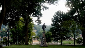 CHARLESTON, WV - AUGUST 16: The statue of Confederate General Thomas Stonewall Jackson stands at the West Virginia State Capitol Complex on August 16, 2017 in Charleston, West Virginia. At a protest on August 13, 2017, around 200 people gathered on the State Capitol complex asking the statue be removed in light of the recent tragedy in Charlottesville, Virginia. (Photo by Ty Wright/Getty Images)
