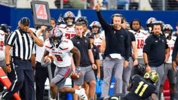 LUBBOCK, TX - NOVEMBER 11: Keke Coutee #2 of the Texas Tech Red Raiders makes the catch and picks up a first down during the first half of the game between the Baylor Bears and the Texas Tech Red Raiders on November 11, 2017 at AT&T Stadium in Arlington, Texas. (Photo by John Weast/Getty Images)