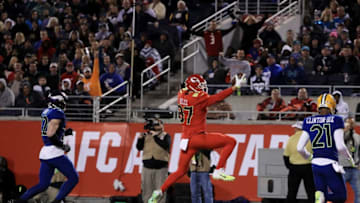 ORLANDO, FL - JANUARY 29: Travis Kelce #87 of the AFC completes a pass for a touchdown in the second quarter against the NFC during the NFL Pro Bowl at the Orlando Citrus Bowl on January 29, 2017 in Orlando, Florida. (Photo by Sam Greenwood/Getty Images)