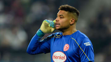 AUGSBURG, GERMANY - DECEMBER 17: (BILD ZEITUNG OUT) goalkeeper Zack Steffen of Fortuna Duesseldorf gestures during the Bundesliga match between FC Augsburg and Fortuna Duesseldorf at WWK-Arena on December 17, 2019 in Augsburg, Germany. (Photo by TF-Images/Getty Images)