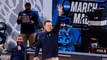 INDIANAPOLIS, INDIANA - MARCH 21: Head coach Brad Underwood of the Illinois Fighting Illini directs his team in the game against the Loyola-Chicago Ramblers during the first half in the NCAA Basketball Tournament second round at Bankers Life Fieldhouse on March 21, 2021 in Indianapolis, Indiana. (Photo by Justin Casterline/Getty Images)