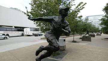 ST LOUIS - JULY 18: Statue of "Cool Papa" Bell of the St. Louis Cardinals is outside of Busch Stadium on July 18, 2004 in St. Louis, Missouri. (Photo by Dilip Vishwanat/Getty Images)