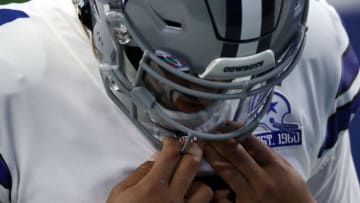 ARLINGTON, TEXAS - OCTOBER 04: Dak Prescott #4 of the Dallas Cowboys (Photo by Ronald Martinez/Getty Images)