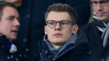 WOLFSBURG, GERMANY - DECEMBER 18: (BILD ZEITUNG OUT) Goalkeeper Alexander Nuebel of Schalke looks on during the Bundesliga match between VfL Wolfsburg and FC Schalke 04 at Volkswagen Arena on December 18, 2019 in Wolfsburg, Germany. (Photo by TF-Images/Getty Images)