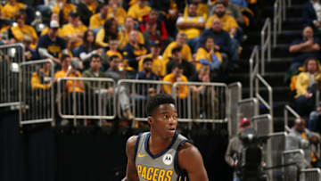 INDIANAPOLIS, IN - JANUARY 28: Edmond Sumner #5 of the Indiana Pacers handles the ball against the Golden State Warriors on January 28, 2019 at Bankers Life Fieldhouse in Indianapolis, Indiana. NOTE TO USER: User expressly acknowledges and agrees that, by downloading and or using this Photograph, user is consenting to the terms and conditions of the Getty Images License Agreement. Mandatory Copyright Notice: Copyright 2019 NBAE (Photo by Gary Dineen/NBAE via Getty Images)