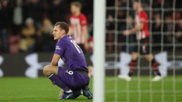 SOUTHAMPTON, ENGLAND - DECEMBER 16: A dejected Bernd Leno of Arsenal after Charlie Austin of Southampton scored a goal to make it 3-2 during the Premier League match between Southampton FC and Arsenal FC at St Mary's Stadium on December 16, 2018 in Southampton, United Kingdom. (Photo by James Williamson - AMA/Getty Images)