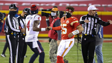 KANSAS CITY, MISSOURI - SEPTEMBER 10: Patrick Mahomes #15 of the Kansas City Chiefs and Deshaun Watson #4 of the Houston Texans shake hands before the start of a game at Arrowhead Stadium on September 10, 2020 in Kansas City, Missouri. (Photo by Jamie Squire/Getty Images)
