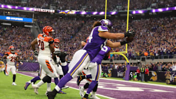 MINNEAPOLIS, MN - DECEMBER 17: Eric Kendricks