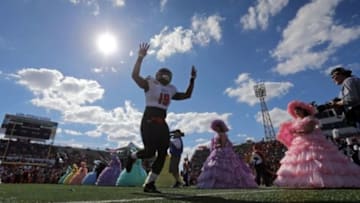 Jan 30, 2016; Mobile, AL, USA; South squad outside linebacker Reggie Ragland of Alabama (19) runs onto the field during player introductions before the Senior Bowl at Ladd-Peebles Stadium. Mandatory Credit: Chuck Cook-USA TODAY Sports