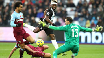 LONDON, ENGLAND - NOVEMBER 02: Roberto of West Ham United makes a save from Allan Saint-Maximin of Newcastle United during the Premier League match between West Ham United and Newcastle United at London Stadium on November 02, 2019 in London, United Kingdom. (Photo by Alex Pantling/Getty Images)