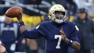 SOUTH BEND, IN - NOVEMBER 04: Brandon Wimbush #7 of the Notre Dame Fighting Irish passes against the Wake Forest Demon Deacons at Notre Dame Stadium on November 4, 2017 in South Bend, Indiana. Notre Dame defeated Wake Forest 48-37. (Photo by Jonathan Daniel/Getty Images)