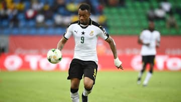 Ghana's forward Jordan Ayew controls the ball during the 2017 Africa Cup of Nations group D football match between Ghana and Uganda in Port-Gentil on January 17, 2017. / AFP / Justin TALLIS (Photo credit should read JUSTIN TALLIS/AFP/Getty Images)