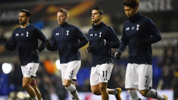 LONDON, ENGLAND - MARCH 17: (L-R) Nacer Chadli, Toby Alderweireld, Erik Lamela and Son Heung-min of Tottenham Hotspur warm up prior to the UEFA Europa League round of 16, second leg match between Tottenham Hotspur and Borussia Dortmund at White Hart Lane on March 17, 2016 in London, England. (Photo by Laurence Griffiths/Getty Images)