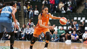ST. PAUL, MN - SEPTEMBER 28: Lindsey Harding #10 of the Phoenix Mercury handles the ball against the Minnesota Lynx in Game One of the Semifinals during the 2016 WNBA Playoffs on September 28, 2016 at Xcel Energy Center in St. Paul, Minnesota. NOTE TO USER: User expressly acknowledges and agrees that, by downloading and or using this Photograph, user is consenting to the terms and conditions of the Getty Images License Agreement. Mandatory Copyright Notice: Copyright 2016 NBAE (Photo by David Sherman/NBAE via Getty Images)