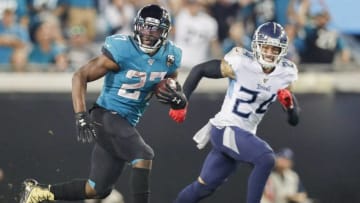 JACKSONVILLE, FLORIDA - SEPTEMBER 19: Leonard Fournette #27 of the Jacksonville Jaguars runs for yardage during the fourth quarter against the Tennessee Titans at TIAA Bank Field on September 19, 2019 in Jacksonville, Florida. (Photo by James Gilbert/Getty Images)