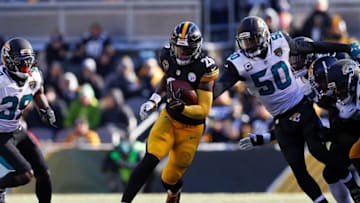 PITTSBURGH, PA - JANUARY 14: Le'Veon Bell #26 of the Pittsburgh Steelers runs with the ball against the Jacksonville Jaguars during the first half of the AFC Divisional Playoff game at Heinz Field on January 14, 2018 in Pittsburgh, Pennsylvania. (Photo by Kevin C. Cox/Getty Images)
