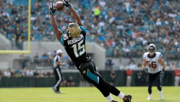 JACKSONVILLE, FL - NOVEMBER 13: Allen Robinson #15 of the Jacksonville Jaguars catches a pass against the Houston Texans during the game at EverBank Field on November 13, 2016 in Jacksonville, Florida. (Photo by Mike Ehrmann/Getty Images)