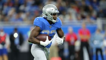 DETROIT, MI - SEPTEMBER 29: Kerryon Johnson #33 of the Detroit Lions runs for a first down during the first quarter of the game against the Kansas City Chiefs at Ford Field on September 29, 2019 in Detroit, Michigan. (Photo by Rey Del Rio/Getty Images)