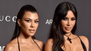 LOS ANGELES, CA - NOVEMBER 03: Kourtney Kardashian and Kim Kardashian arrive at the 2018 LACMA Art + Film Gala at LACMA on November 3, 2018 in Los Angeles, California. (Photo by Gregg DeGuire/WireImage)