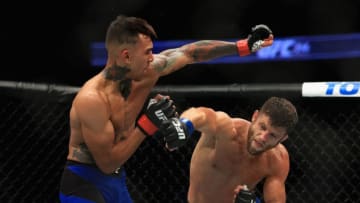 ANAHEIM, CA - JULY 29: Andre Fili (L) fights Calvin Kattar during their Featherweight bout at UFC 214 at Honda Center on July 29, 2017 in Anaheim, California. (Photo by Sean M. Haffey/Getty Images)