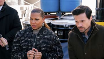 “Pulse” – McCall receives a desperate plea for help from her former CIA trainee, now a full-fledged agent, that leads her into a confrontation with Mason Quinn (Chris Vance), the most dangerous enemy from her past in intelligence. In need of confidential information about the agent’s latest assignment, McCall forms a tentative alliance with Carter Griffin (Brett Dalton), a by-the-book CIA handler, on the CBS Original series THE EQUALIZER, Sunday, April 10 (8:00-9:00 PM, ET/PT) on the CBS Television Network, and available to stream live and on demand on Paramount+.Pictured (L-R): Queen Latifah as Robyn McCall and Brett Dalton as Carter Griffin. Photo: Michael Greenberg/CBS ©2022 CBS Broadcasting, Inc. All Rights Reserved.